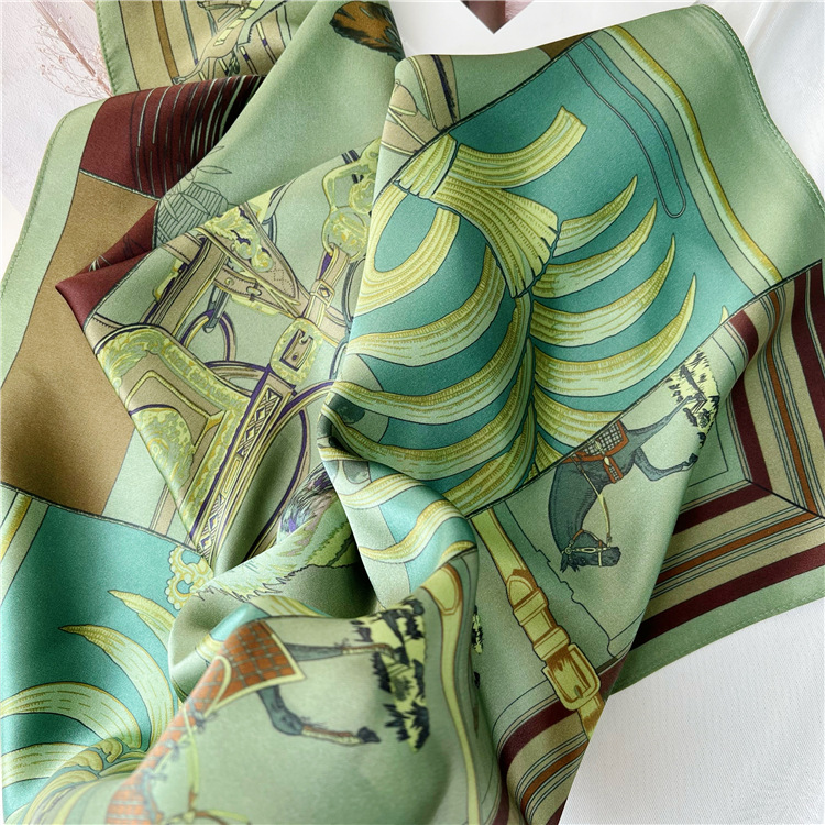 Luxury Bags Green - Foulard en Soie Vert 65CM de