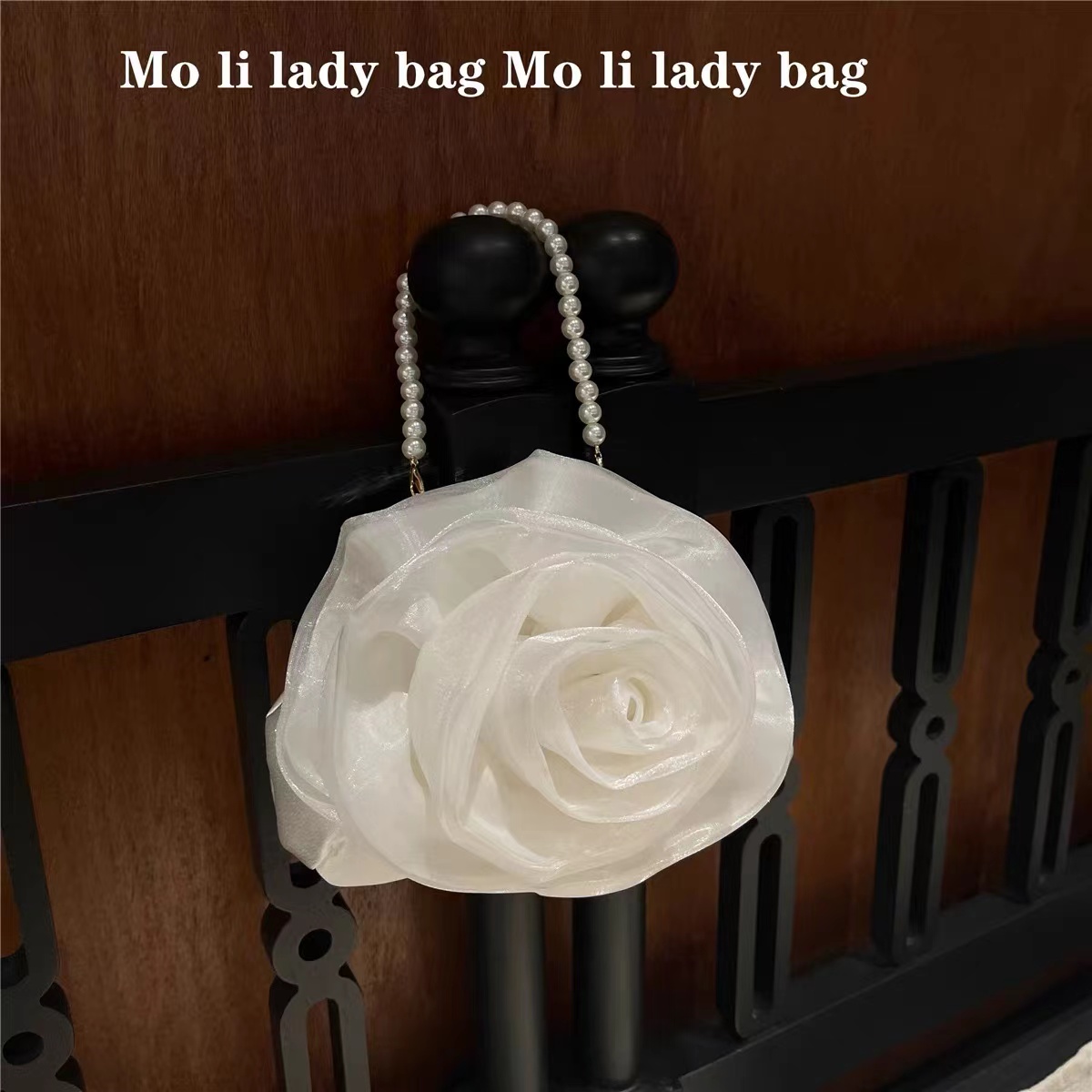 Sac à Main de Luxe en Satin Fl - Luxury Bags Outlet avis et prix