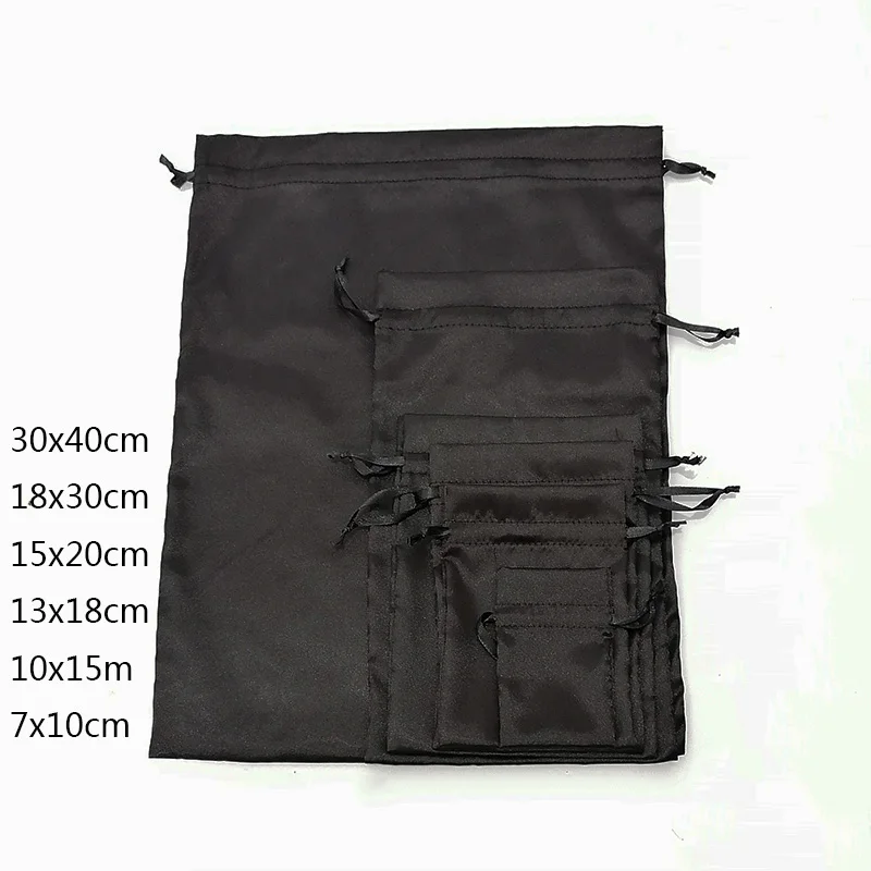 10 pochettes personnalisées en - Luxury Bags Outlet avis et prix