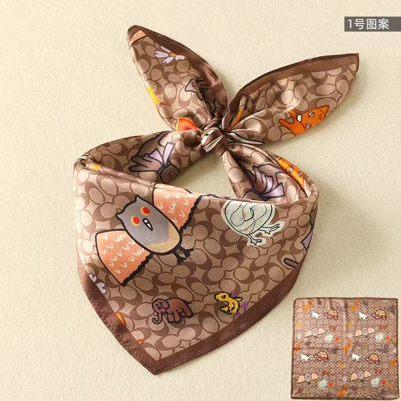 Nouveau Foulard Carré en Soie  - Discount Luxury Bags avis et prix
