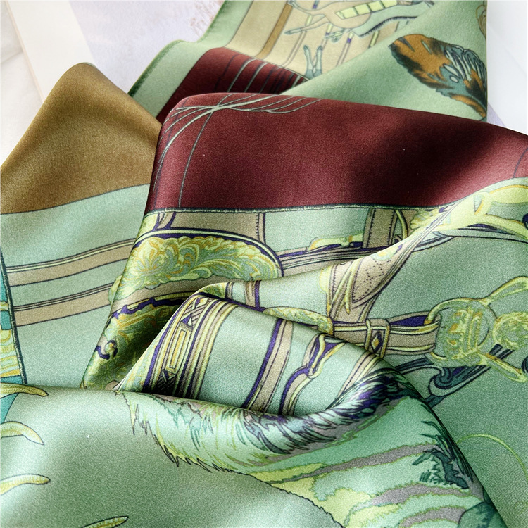 Petit Foulard en Soie de Mûrie - Luxury Bags Green avis et prix