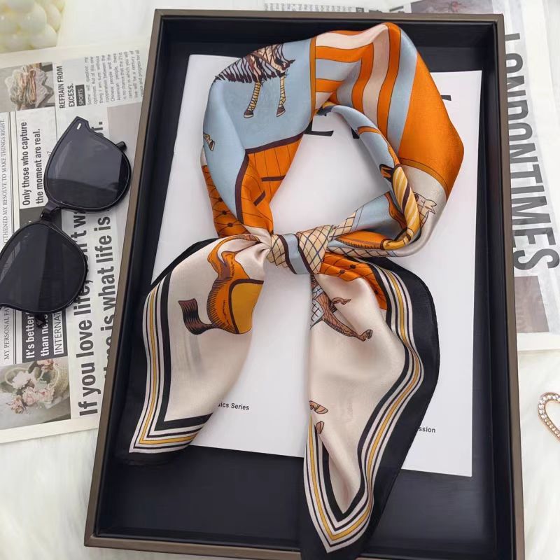 Foulard carré de luxe 100% soi - Discount Luxury Bags avis et prix
