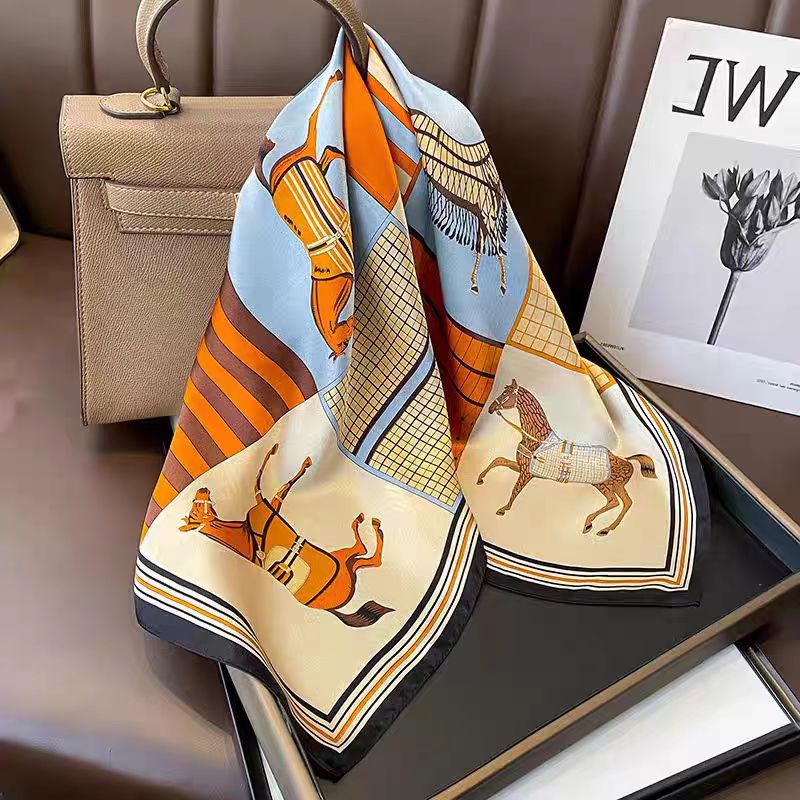 Foulard carré de luxe 100% soi - Discount Luxury Bags avis et prix