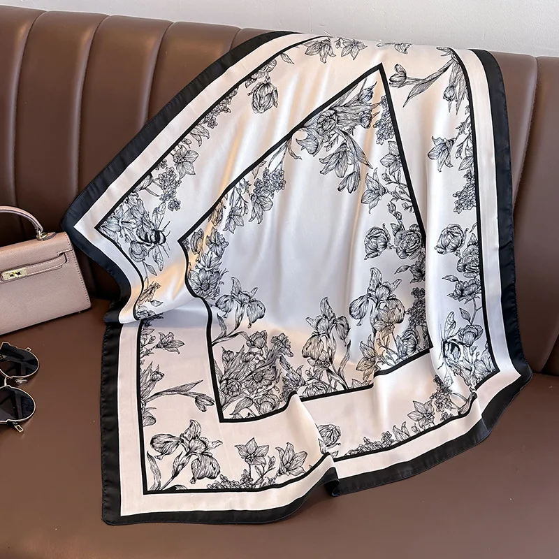 Foulard Carré à Imprimé Floral - Discount Luxury Bags avis et prix